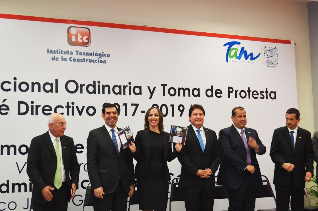 Se reúne Obras Públicas con CMIC