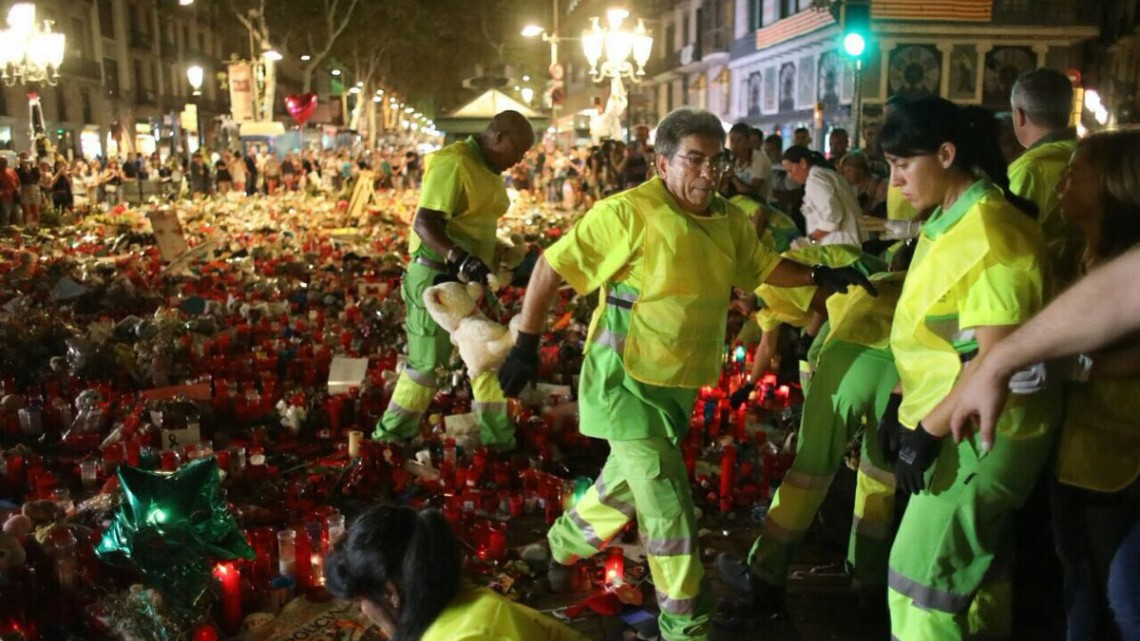 Barcelona retira los altares de Las Ramblas