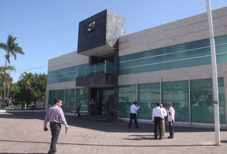 Funcionarios de Madero se reducen el salario