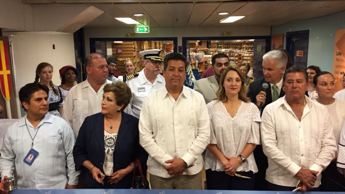 Logos Hope abre sus puertas del mayor tesoro que guarda, su biblioteca