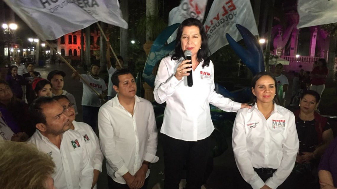 Arrancó campaña la priista Elvia Holguera