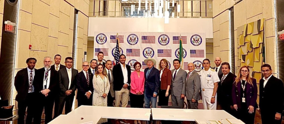 Tratan proyectos de alcance binacional Embajador Ken Salazar y Alcalde Carlos Peña Ortiz 