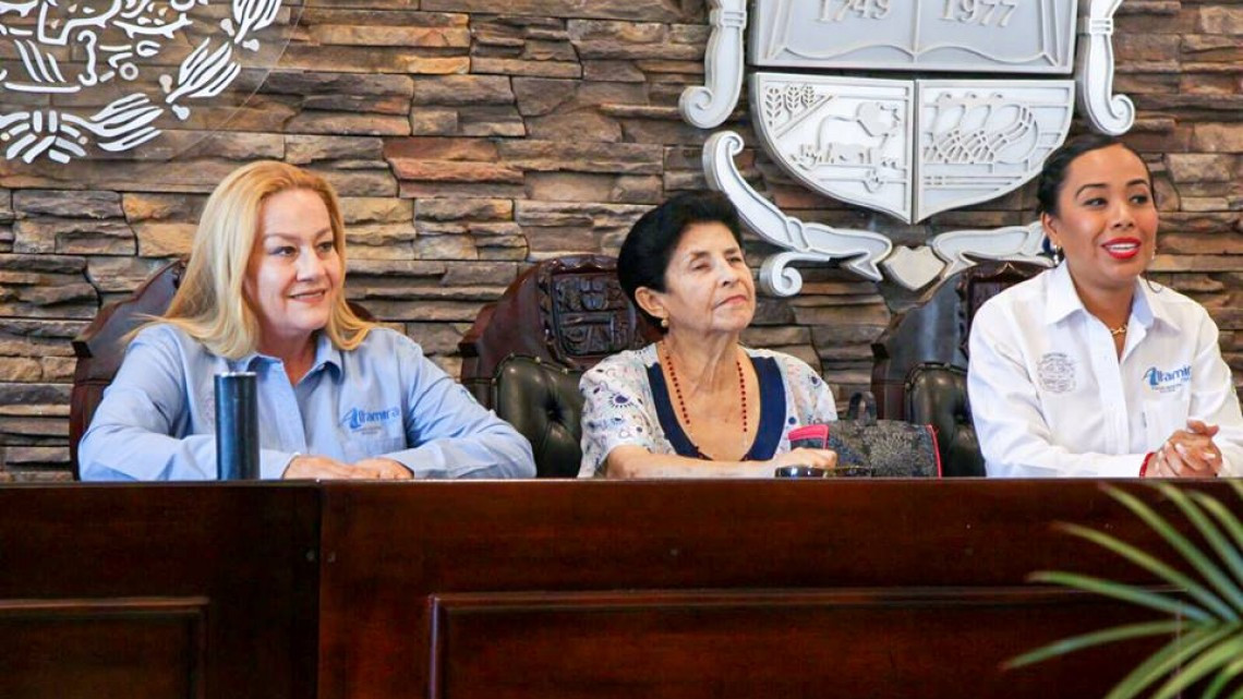 Alcaldesa de Altamira reafirma su compromiso con la educación