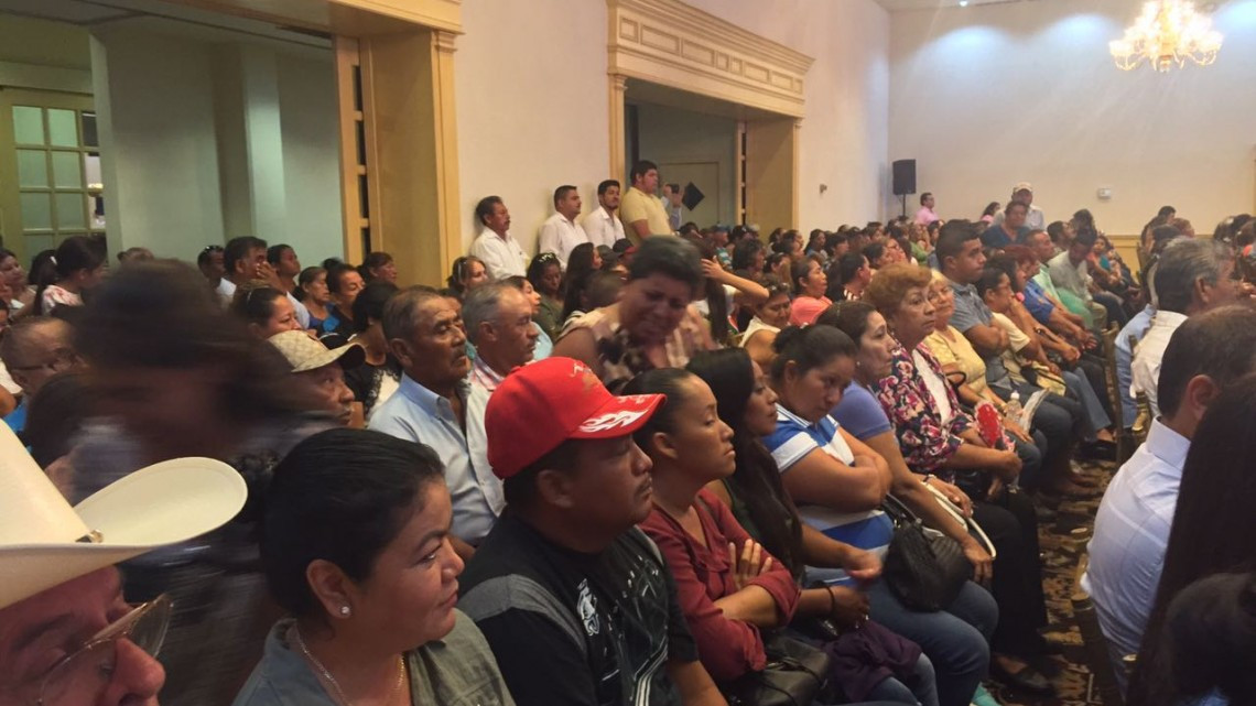 Carlos García rinde su primer informe legislativo 