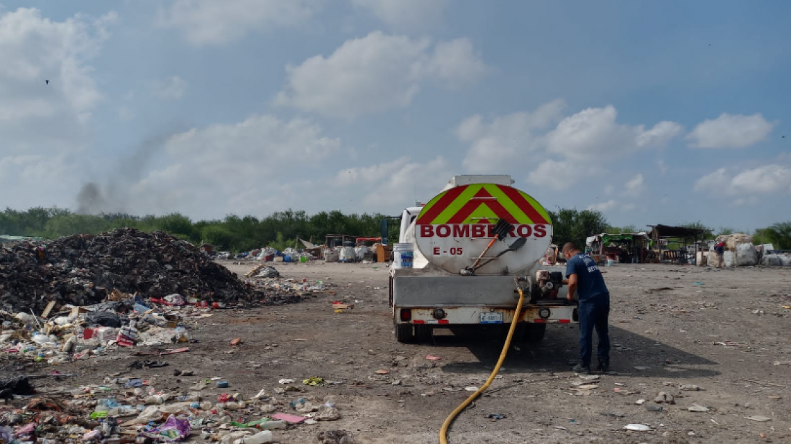 Atiende Protección Civil incendio de basurero Las Calabazas 