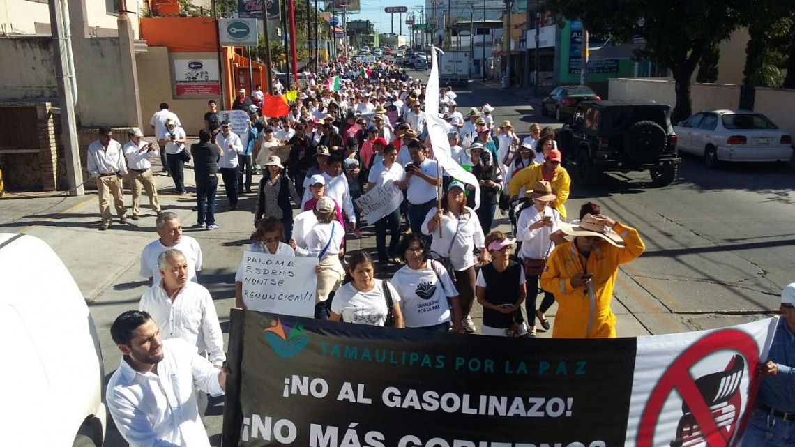 Salen a la calle para mostrar su rechazo al gasolinazo