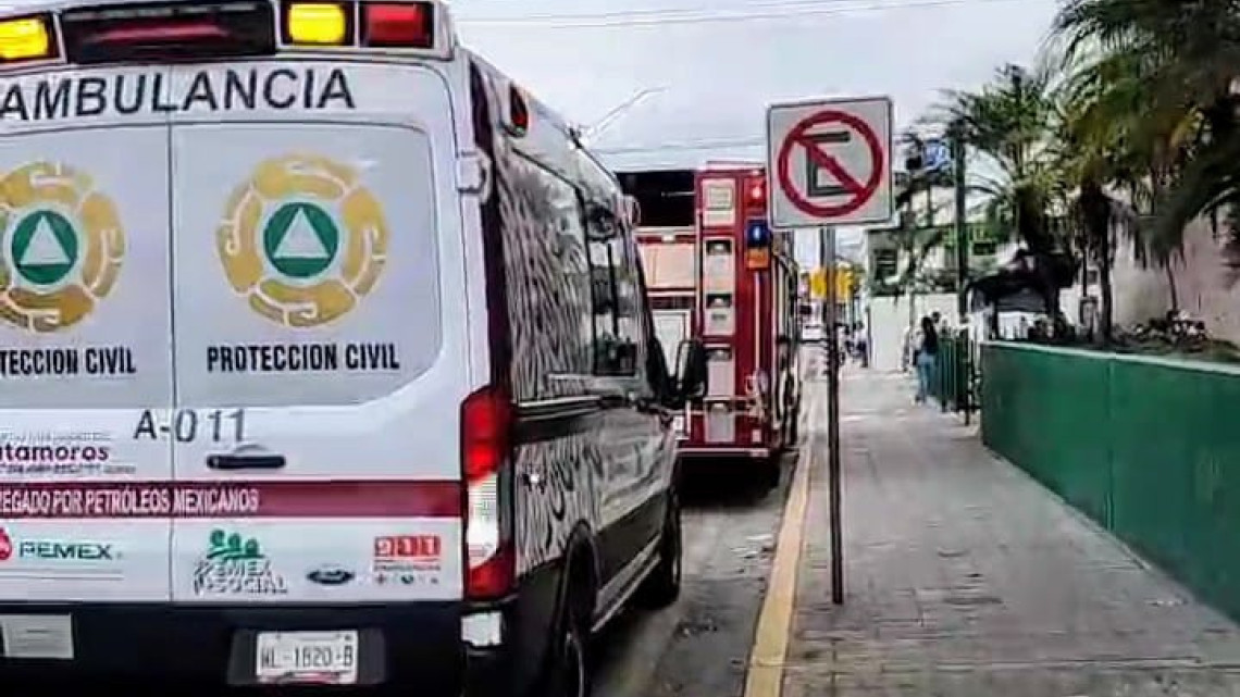 Corto circuito en el IMSS causa alarma y movilización de emergencias