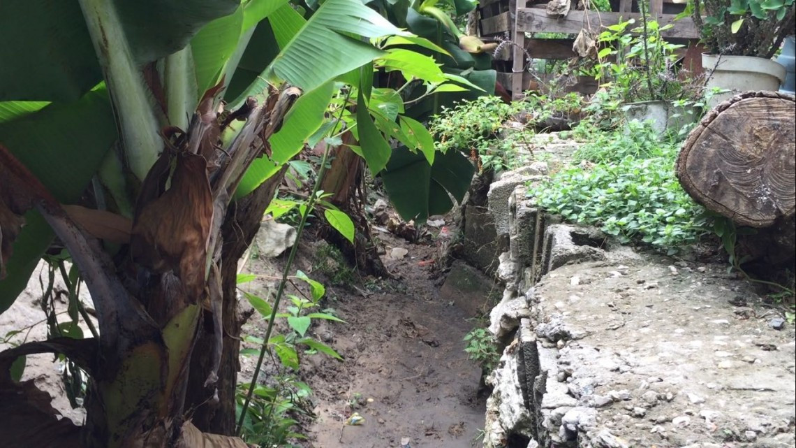 Canal a cielo abierto, punto de riesgo para familias del sector Montealto