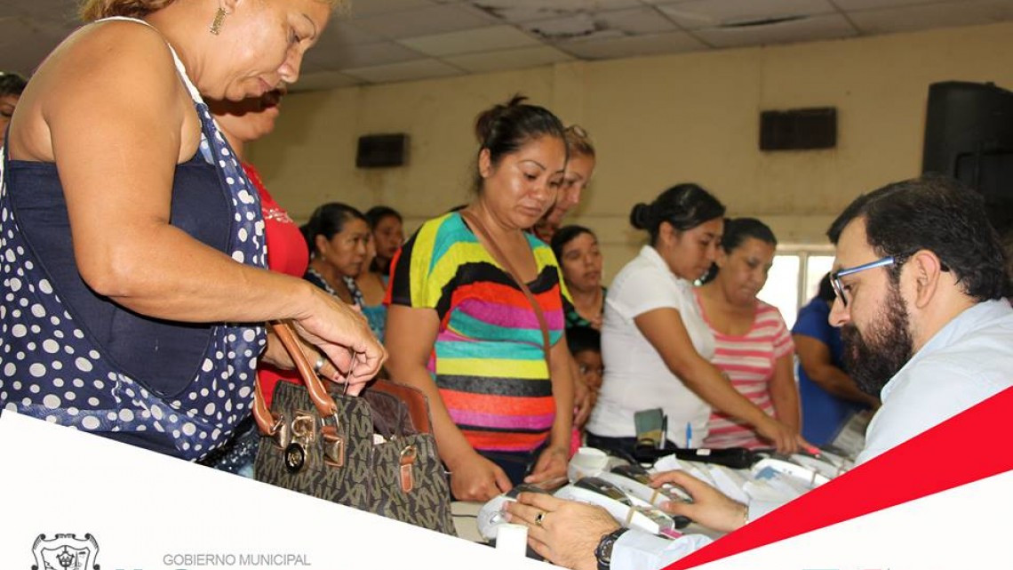 Entregan apoyos PROSPERA