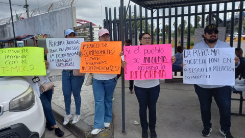 Se manifiestan empleados del PJF en Puente Nuevo Internacional