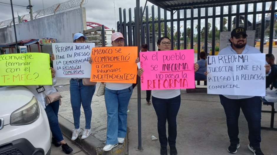 Se manifiestan empleados del PJF en Puente Nuevo Internacional