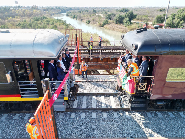 Gobernador y alcaldesa inauguran segundo puente ferroviario internacional en Nuevo Laredo