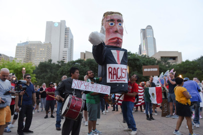 Califica NYT presidencia de Trump como “desastre ambulante”