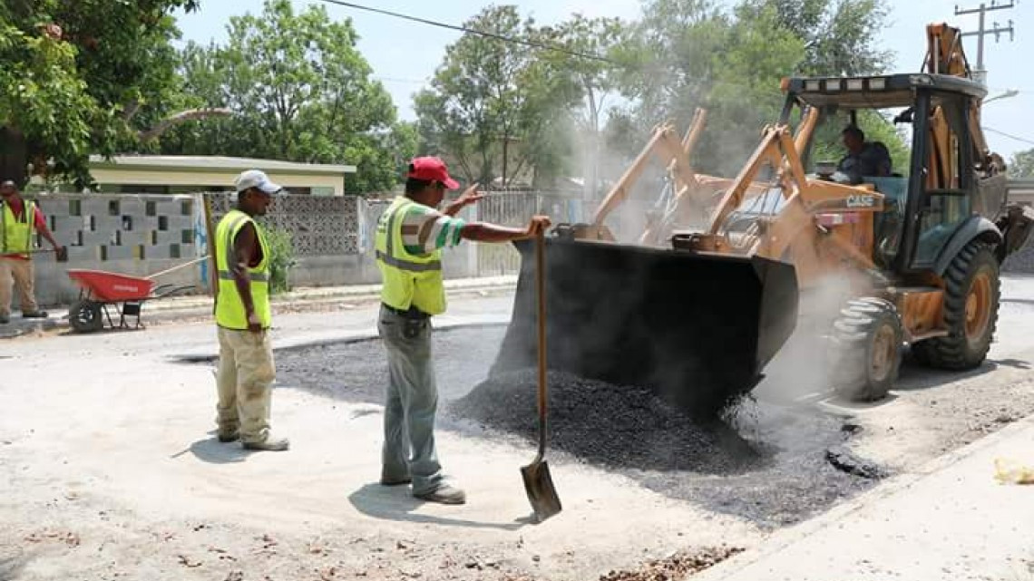 Inician trabajos de bacheo