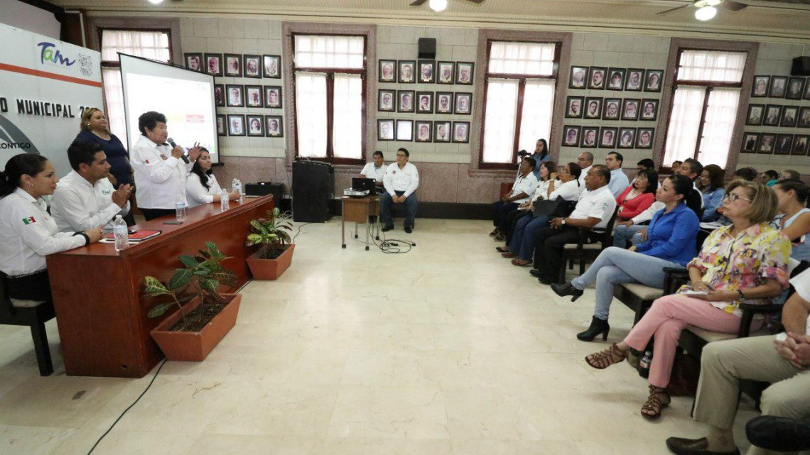 Alcaldesa lleva a cabo la primera sesión de la "Agenda para el Desarrollo Municipal 2017"