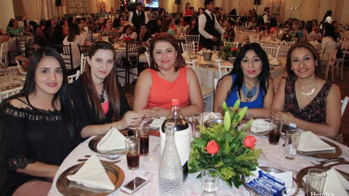 Celebran a madres del Ayuntamiento
