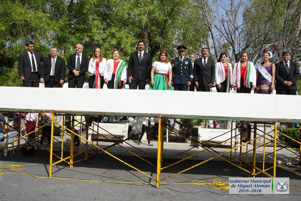 Disfrutan en Miguel Alemán desfile cívico militar de la Independencia de México