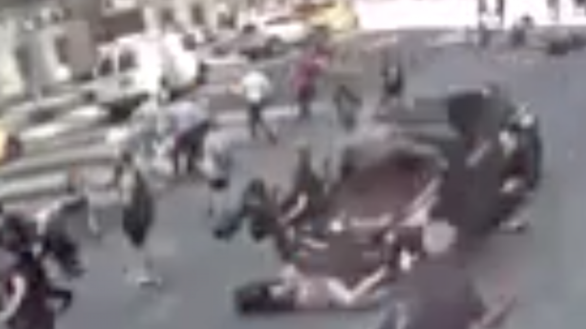 Revelan video de accidente en Times Square