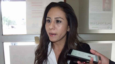 Reparte Sebien llaveros de descuentos a juventud matamorense