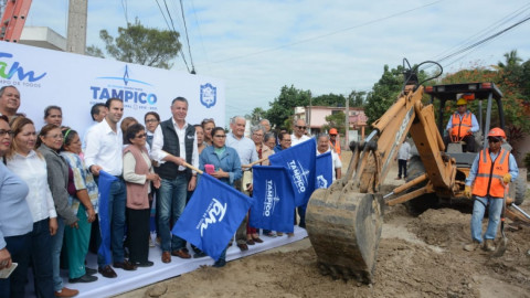 Pone en Marcha Chucho Nader la pavimentación de más de medio kilómetro de calle en la Enrique Cárdenas