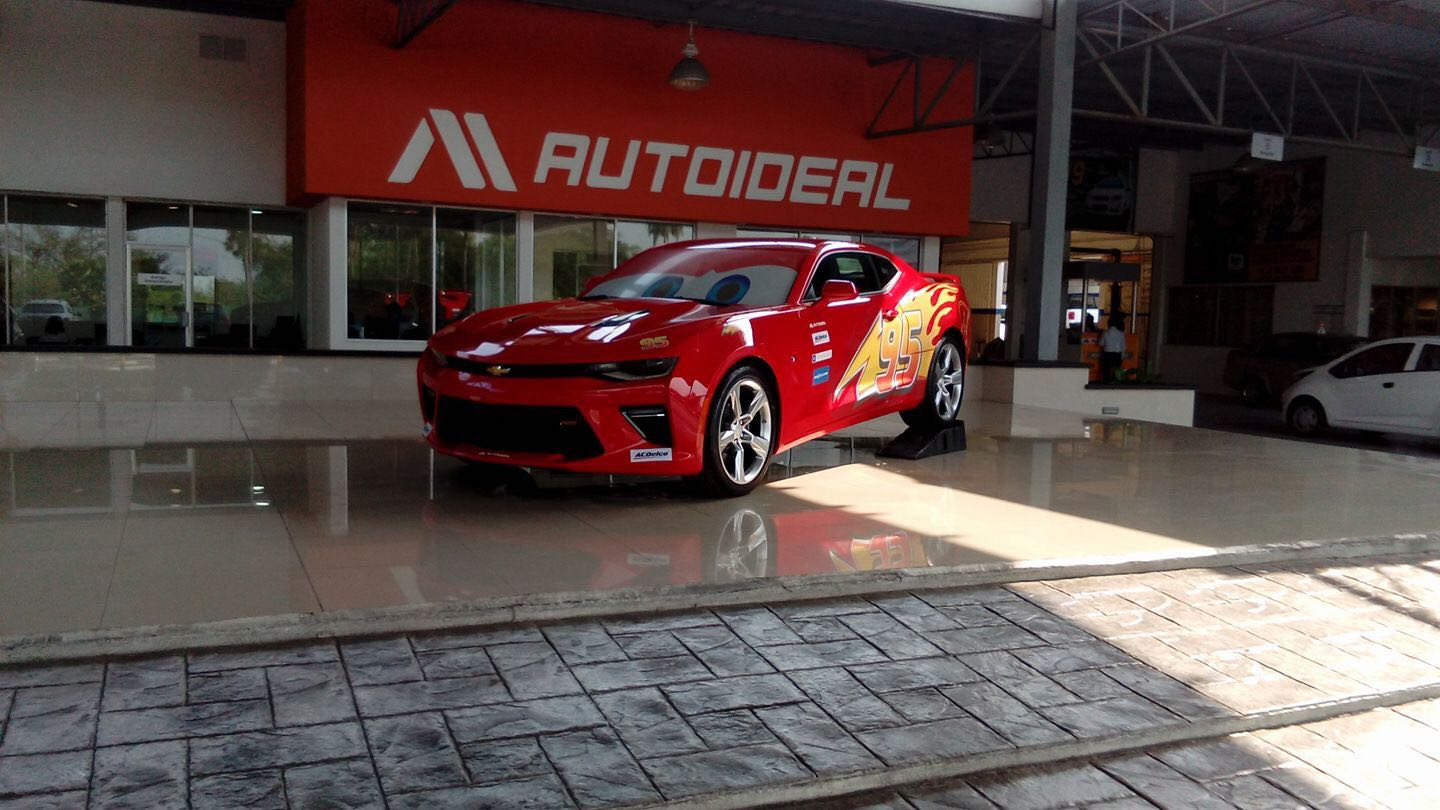 Presentan en Auto IdealTampico a Rayo McQueen