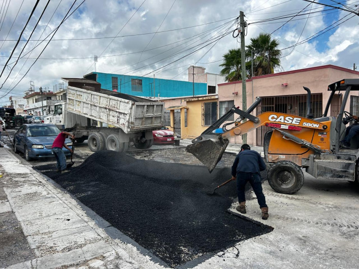 Reynosa avanza con el programa permanente de bacheo del Alcalde Carlos Peña Ortiz 