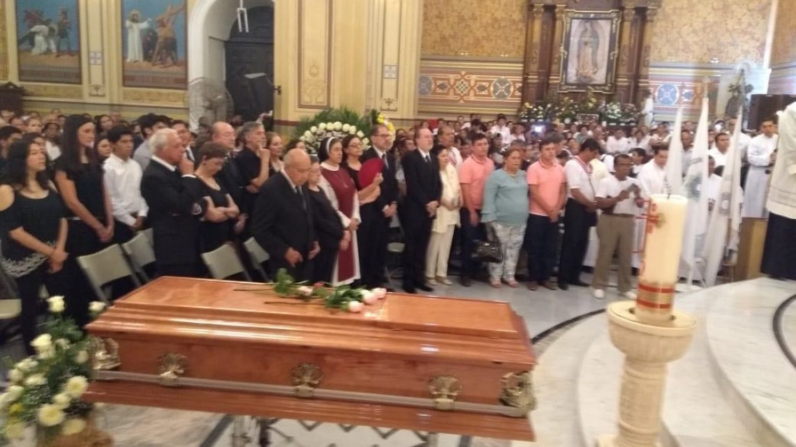 Dan último adiós al Obispo José Luis Dibildox Martínez