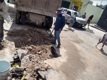 Beneficia COMAPA a vecinos de Ventura con trabajos de mantenimiento