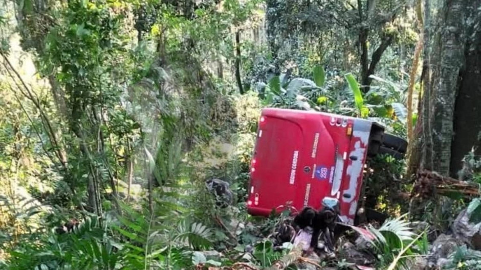 Se desbarranca autobús en Veracruz; tres lesionados de gravedad