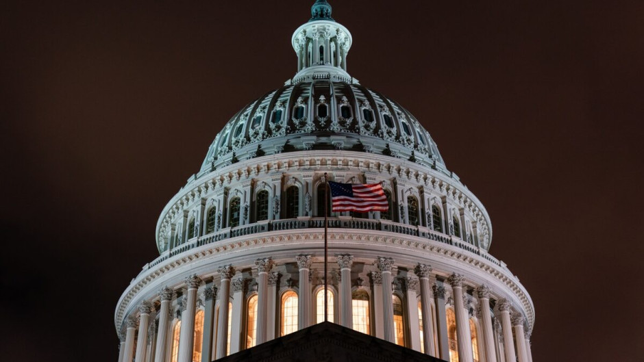 Cámara de Representantes aprueba proyecto para evitar cierre de gobierno en EU