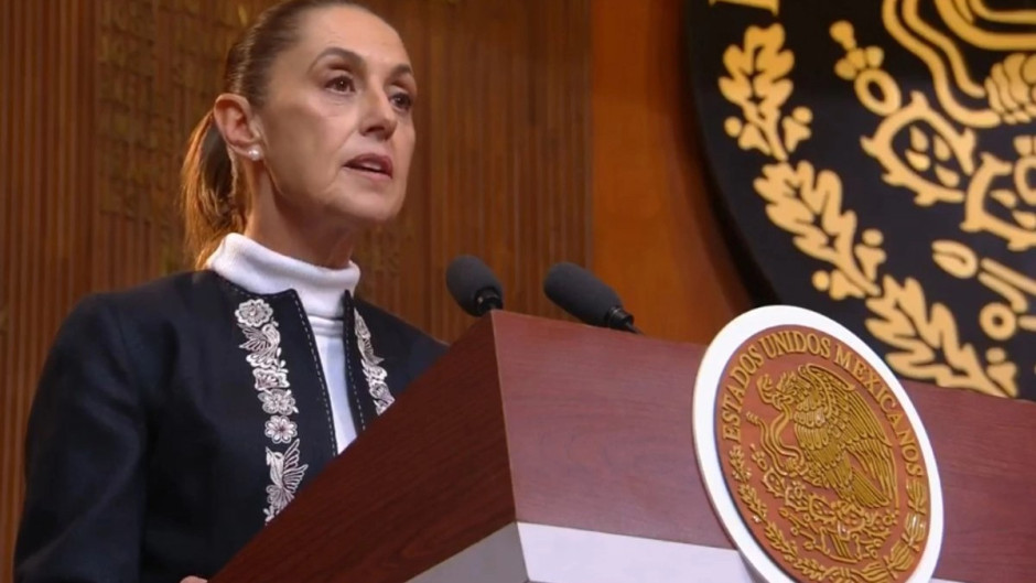 "México no se doblega, no se arrodilla": Sheinbaum defiende soberanía en conmemoración de la Constitución
