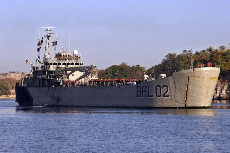 Llegan a Cuba barcos de ayuda humanitaria enviados por México