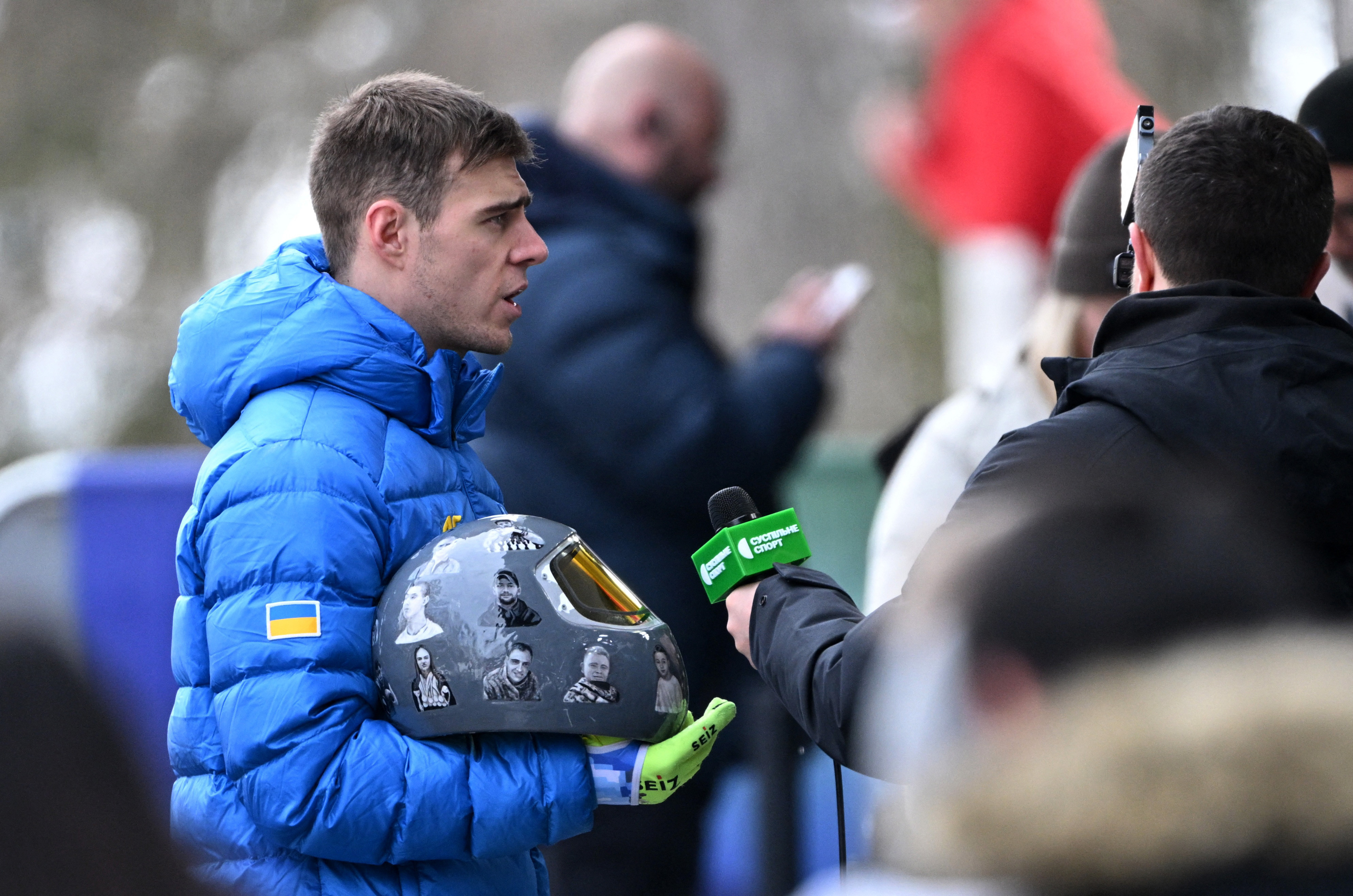 COI excluye a ucraniano por casco en homenaje a víctimas de guerra