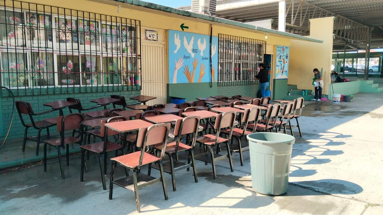 Suspenden clases en primaria y limpian aulas por caso de sarampión