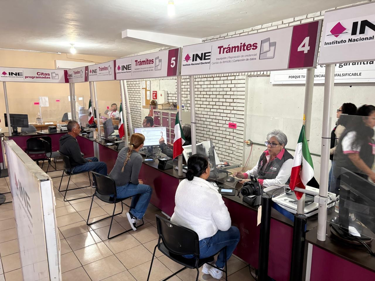 Urge INE a renovar casi 10 mil credenciales vencidas