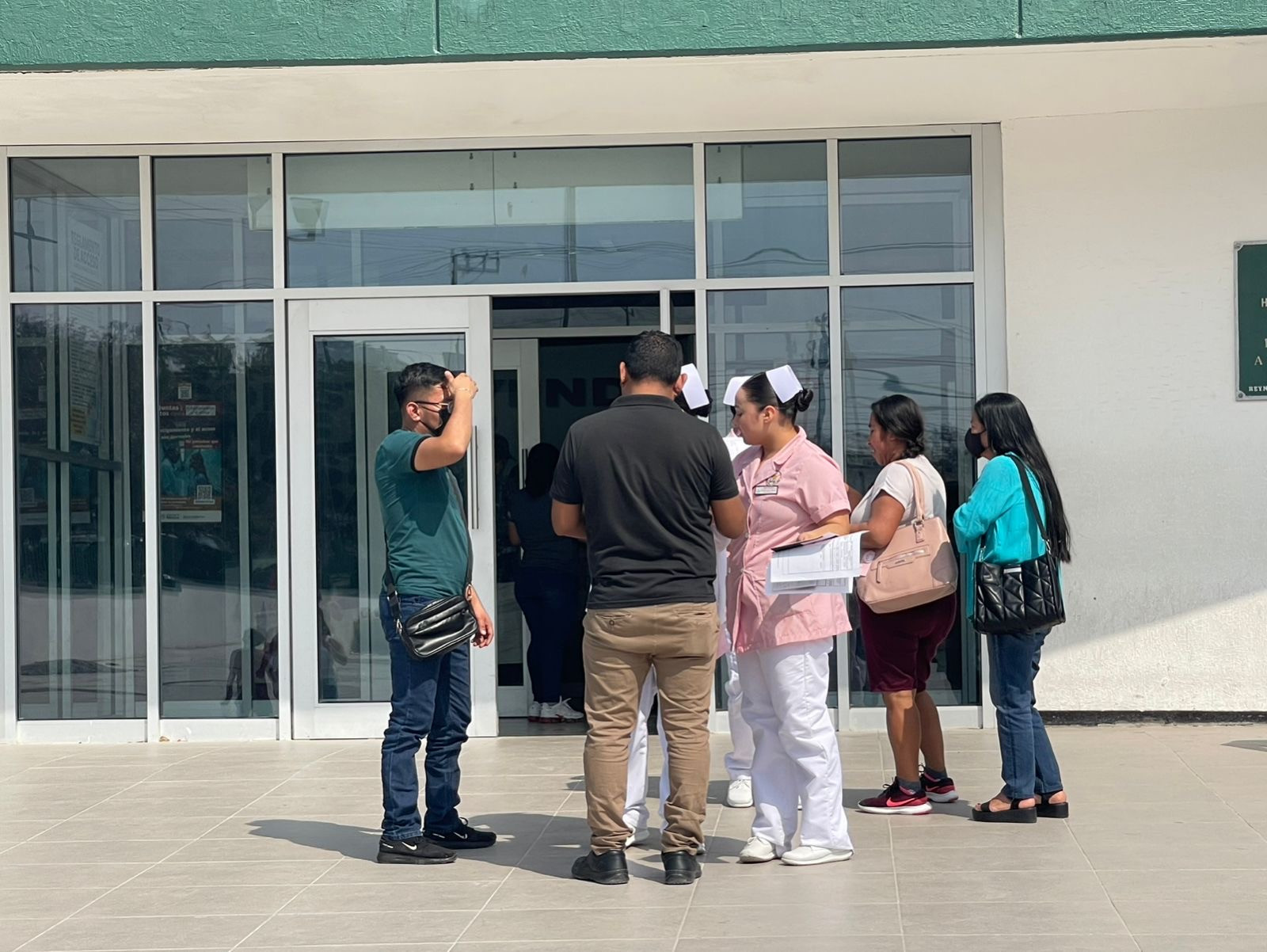 IMSS no avisa cambio de tratamiento a pacientes con VIH, acusan activistas