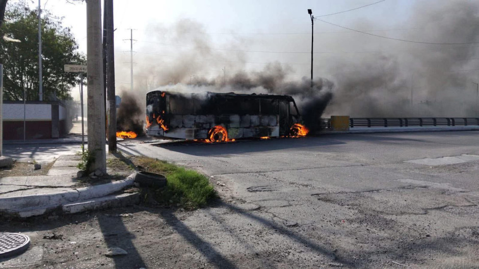 Reportan bloqueos y situaciones de riesgo en Reynosa; autoridades liberan vialidades