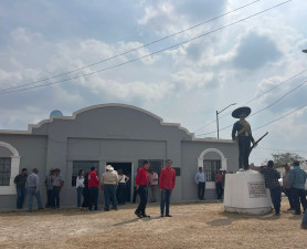 Entre reclamos y empujones asume nuevo dirigente del Comité Campesino