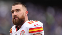 Travis Kelce renueva con Chiefs por una temporada más