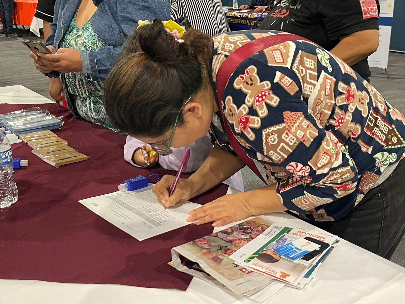 Mujeres buscan empleo en Reynosa; ofertan mil 400 vacantes