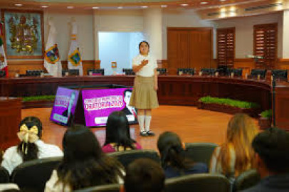 Fortalece Gobierno Municipal participación juvenil con concurso de oratoria sobre legado Cardenista
