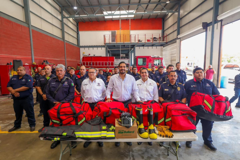 Entregó Carlos Peña Ortiz equipo vital para el Cuerpo de Bomberos de Reynosa