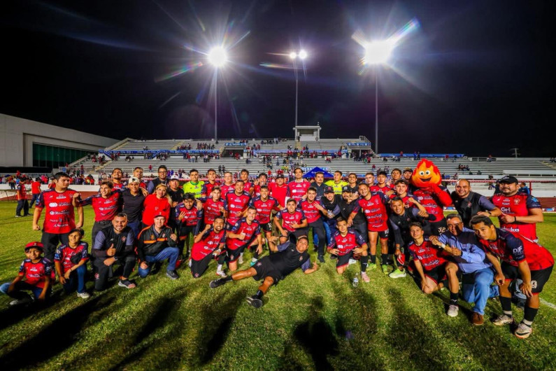 Felicitó Carlos Peña Ortiz al equipo Calor de Reynosa que avanza a la Liguilla