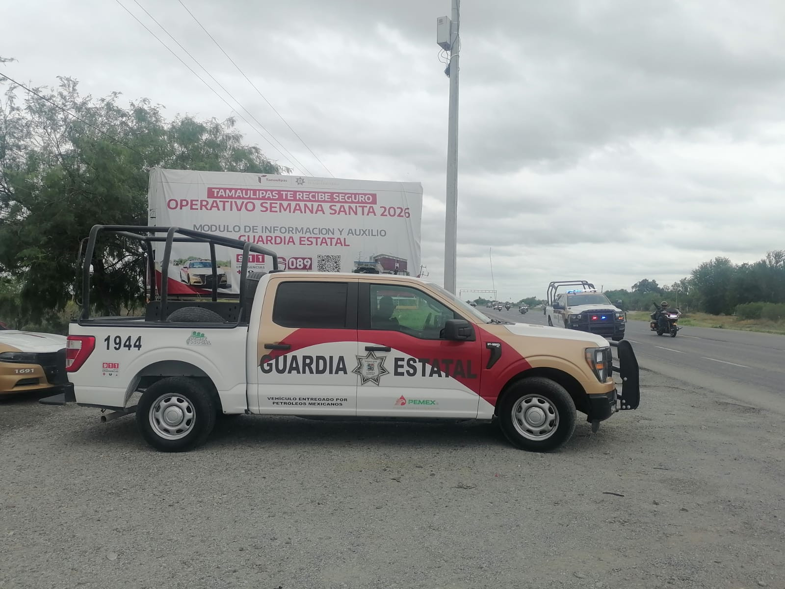 Guardia Estatal custodia caravana internacional de motociclistas en carretera Reynosa–San Fernando