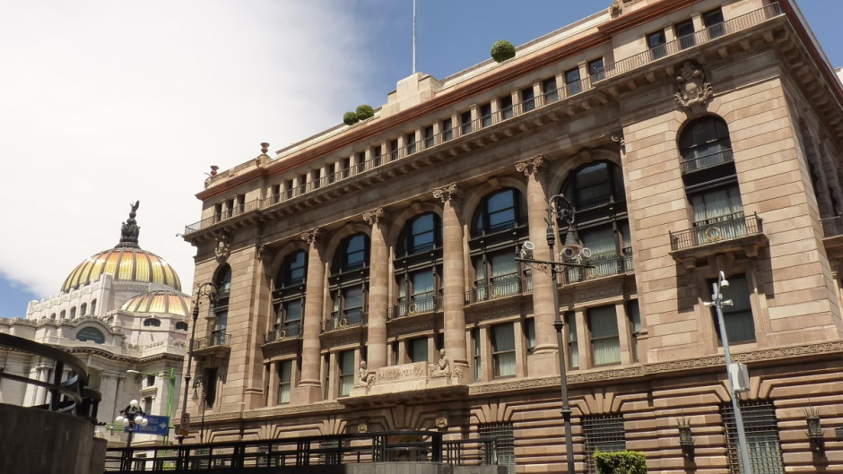 Banxico lleva tasa de interés a su nivel más bajo desde 2022