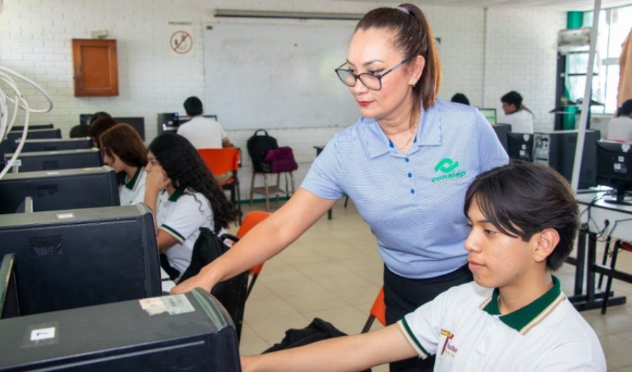 Proyecta docente del CONALEP Tamaulipas innovación educativa con IA a nivel internacional