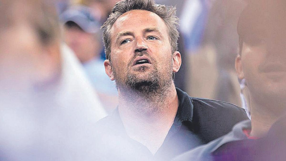 Dan prisión y multa a implicado en muerte del actor Matthew Perry