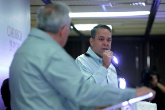 Exsecretario de Finanzas de Sinaloa se entrega a autoridades de EU