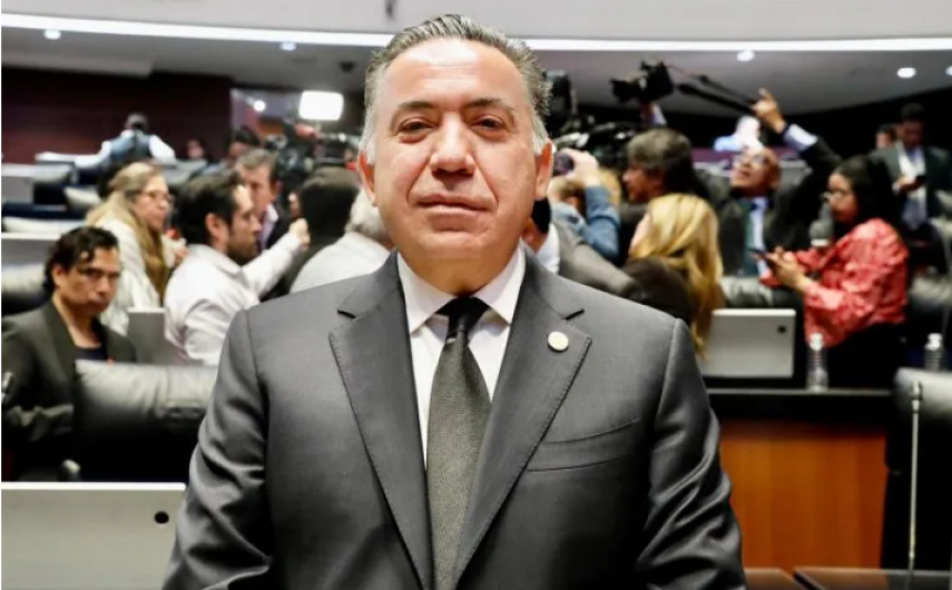 Enrique Inzunza pide licencia al Senado tras "embestida mediática" en su contra