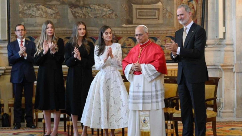 Los reyes de España reciben al papa León XIV en el Palacio Real de Madrid